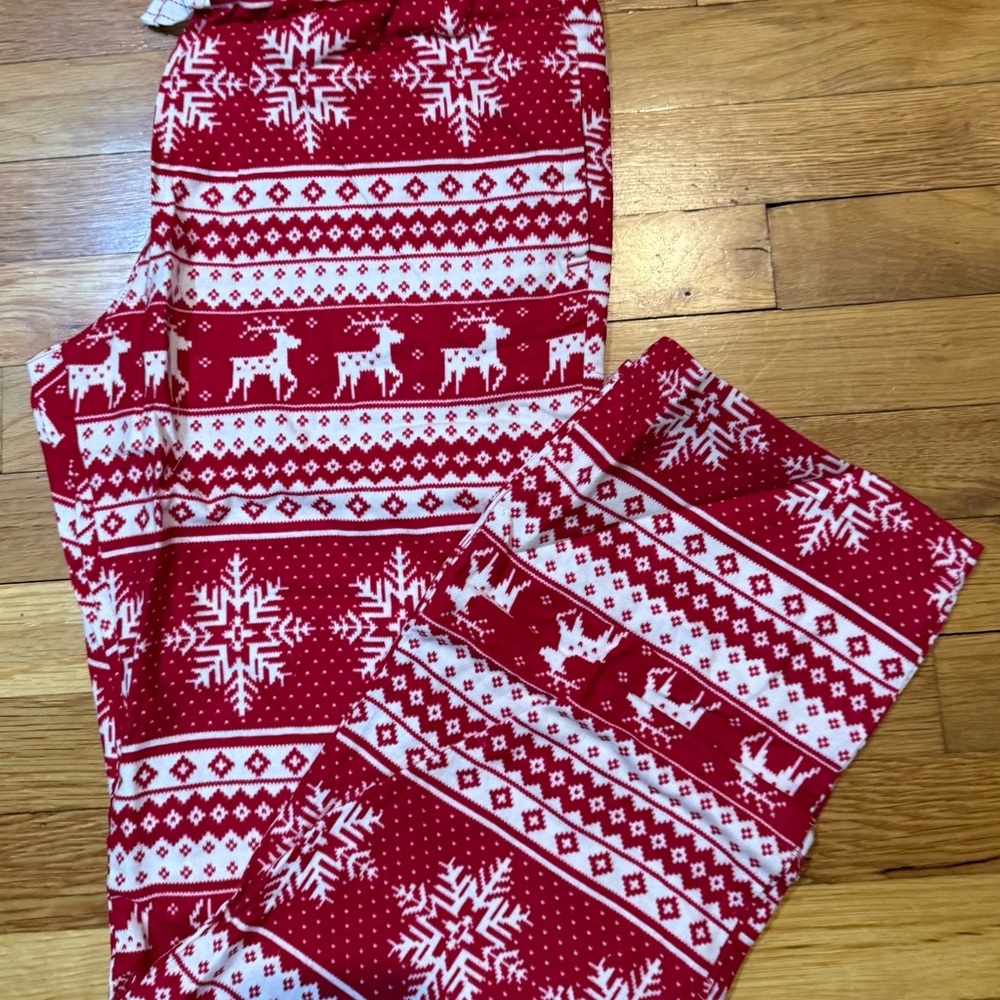 NWT Women’s Old Navy Festive Red and White Pajamas Pants